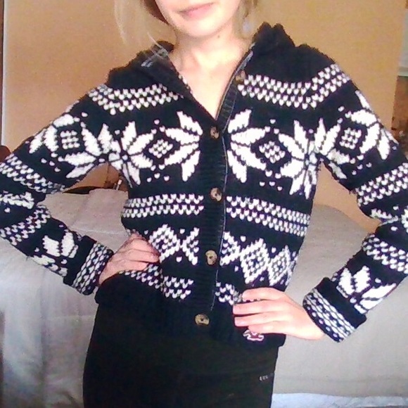 Hollister Sweaters - Hollister Hooded Chunky Wool Sweater